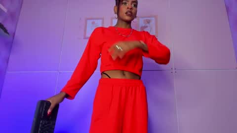 Snapshot of hillary_banks__ chatting on December 2024 06:04:01 AM Hillary online show from December 2024 06:04:01 AM