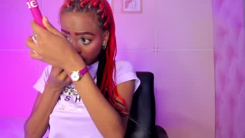 Snapshot of hillary_banks__ chatting on January 2025 04:48:01 AM Hillary online show from January 2025 04:48:01 AM