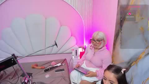 hinata_dolly online show from October 2025 08:36:02 PM