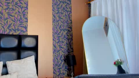 Snapshot of hinata_itachi chatting on November 2025 06:11:02 AM FANE AND DAVID online show from November 2025 06:11:02 AM