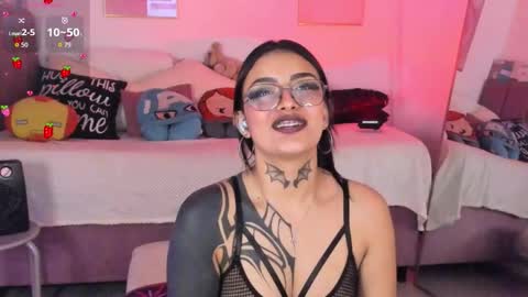  Karol  Independent Model online show from November 2025 11:53:01 PM