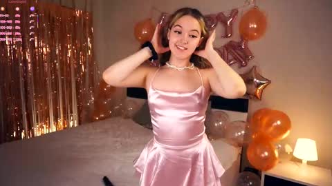 Snapshot of hip_hop_baby chatting on March 2025 06:59:02 PM Leya Day Mary Night PvT Open online show from March 2025 06:59:02 PM