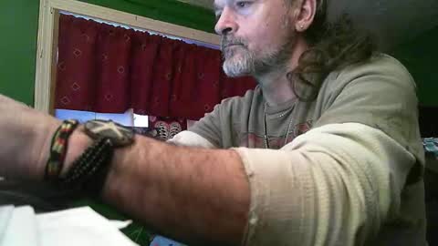 Snapshot of hippiedad333 chatting on February 2026 10:50:02 PM hippiedad333 online show from February 2026 10:50:02 PM