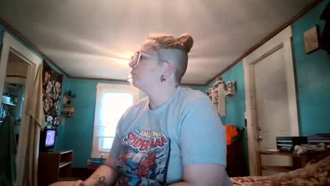 Bella online show from October 2025 10:18:02 PM