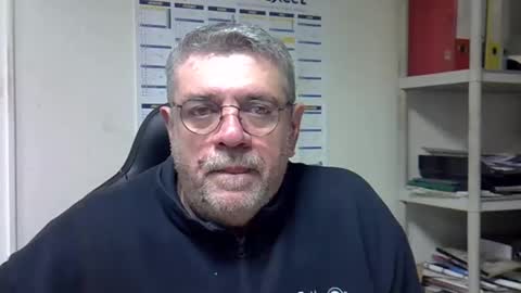 Snapshot of hippopotame17 chatting on December 2024 06:47:01 AM hippo online show from December 2024 06:47:01 AM