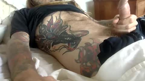 Snapshot of hippybiker chatting on December 2024 06:26:02 PM hippybiker online show from December 2024 06:26:02 PM