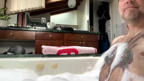 Snapshot of hippybiker chatting on January 2025 06:52:01 PM hippybiker online show from January 2025 06:52:01 PM