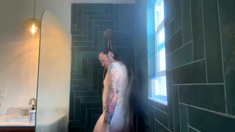 Snapshot of hippybiker chatting on February 2025 07:05:02 PM hippybiker online show from February 2025 07:05:02 PM