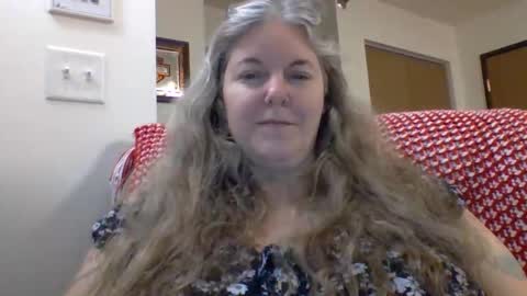hippysnewhere online show from June 2026 11:44:02 AM