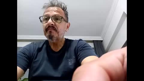 CandyboxHunter44 online show from April 2026 01:45:01 AM