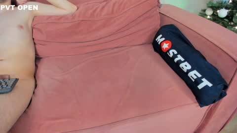 Snapshot of hlopushkahouse chatting on December 2024 02:53:01 PM Milana and Batman online show from December 2024 02:53:01 PM