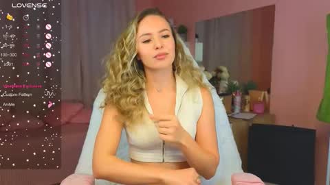 Ksenia online show from September 2025 11:17:02 PM