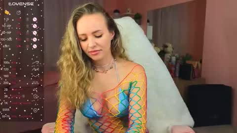 Ksenia online show from September 2025 11:29:01 PM