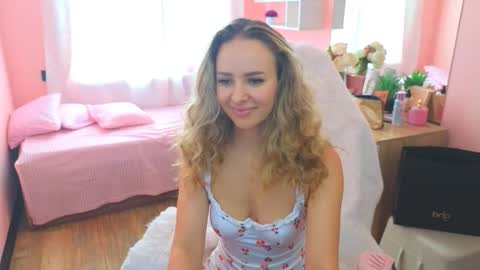 Ksenia online show from September 2025 01:54:02 AM