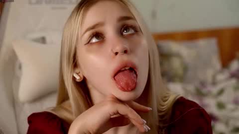 Holly online show from March 2026 09:07:01 PM