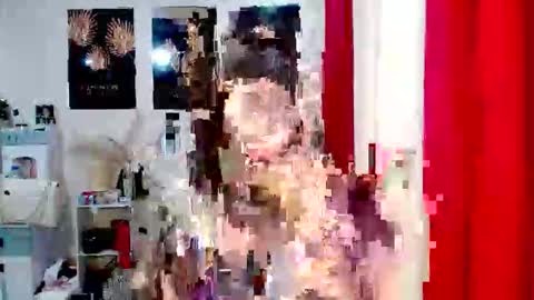 hoelymarie online show from May 2026 11:28:02 AM