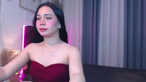 hoelymolly online show from February 2026 08:42:01 AM