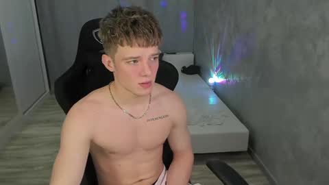 Snapshot of hogrider192 chatting on January 2025 10:11:02 PM Victor online show from January 2025 10:11:02 PM