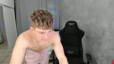 Snapshot of hogrider192 chatting on January 2025 11:45:01 PM Victor online show from January 2025 11:45:01 PM