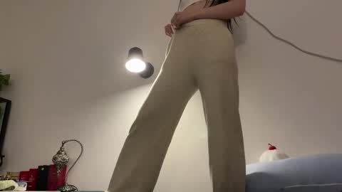 amy online show from October 2025 01:55:02 AM