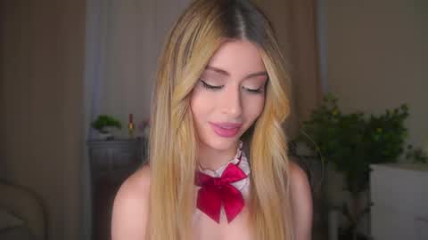 Moni Monica online show from May 2026 08:08:02 AM