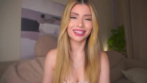 Moni Monica online show from May 2026 08:11:01 AM