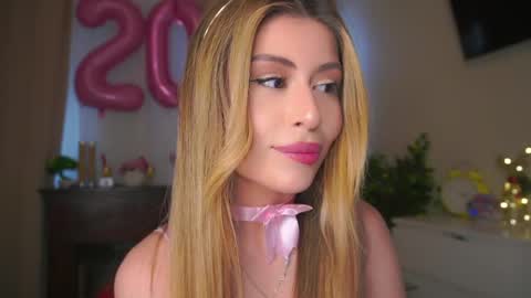 Moni Monica online show from May 2026 09:06:02 AM