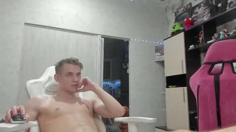 Snapshot of holiday_boys chatting on September 2025 05:57:02 PM Extaz Athrey Howard online show from September 2025 05:57:02 PM