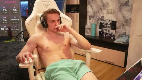 Snapshot of holiday_boys chatting on November 2025 04:45:02 AM Extaz Athrey Howard online show from November 2025 04:45:02 AM