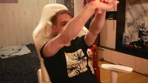 Snapshot of holiday_boys chatting on November 2025 10:04:01 PM Extaz Athrey Howard online show from November 2025 10:04:01 PM