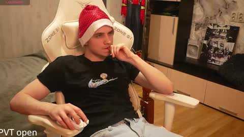 Snapshot of holiday_boys chatting on January 2026 04:27:02 AM Extaz Athrey Howard online show from January 2026 04:27:02 AM