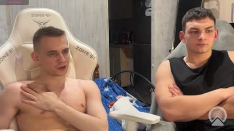 Snapshot of holiday_boys chatting on February 2026 05:18:01 PM Extaz Athrey Howard online show from February 2026 05:18:01 PM