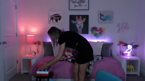 Holi Hurricane online show from September 2025 04:11:02 AM