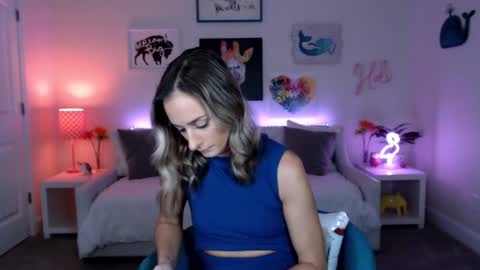 Holi Hurricane online show from October 2025 04:32:01 AM