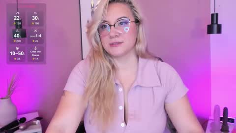 Hollie online show from October 2025 11:29:02 AM