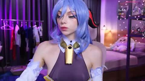 Holli online show from February 2026 10:49:02 AM