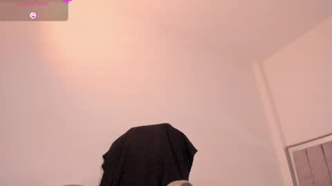holly_16 online show from May 2026 11:44:02 PM