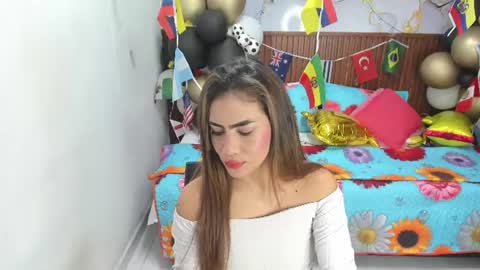 Snapshot of holly_22 chatting on July 2026 11:04:02 AM Holly 22 online show from July 2026 11:04:02 AM