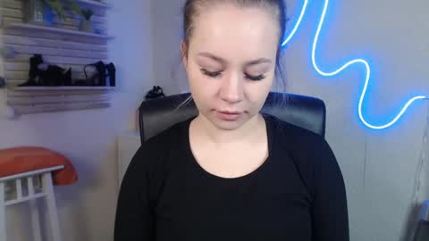 Holly online show from December 2024 07:10:01 AM