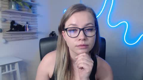 Holly online show from January 2025 06:27:02 AM