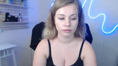 Holly online show from January 2025 09:35:01 AM