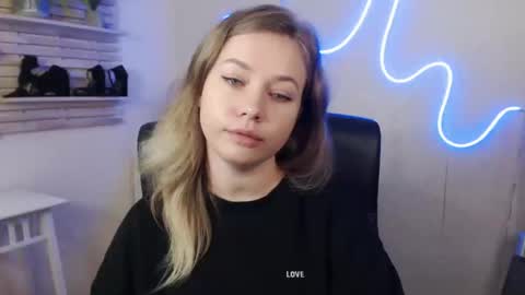 Holly online show from January 2025 05:41:02 AM