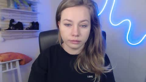 Holly online show from February 2025 02:11:02 AM