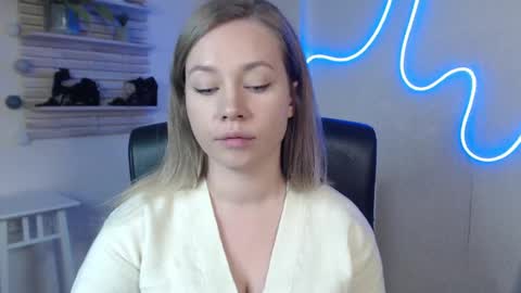 Holly online show from March 2025 03:24:01 AM