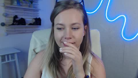 Holly online show from March 2025 06:29:01 AM