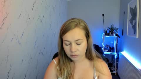 Holly online show from September 2025 05:56:02 PM