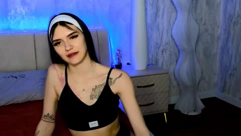 Holly online show from May 2026 12:34:02 PM
