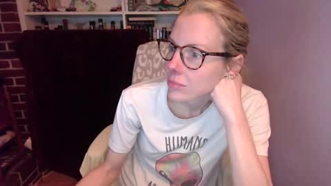 holly_bourbon online show from March 2026 10:48:01 PM