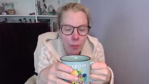 holly_bourbon online show from March 2026 07:29:01 PM