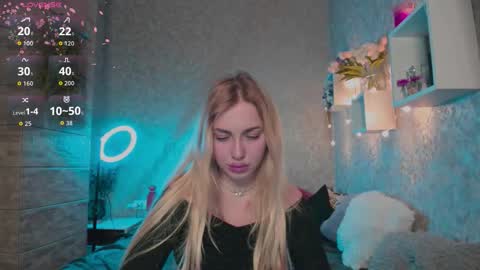 Snapshot of holly_molly8 chatting on November 2025 08:52:01 PM holly_molly8 online show from November 2025 08:52:01 PM